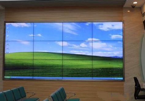 王屋液晶拼接屏的另类用法。