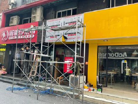 王屋制作广告招牌如何避免它发黄？